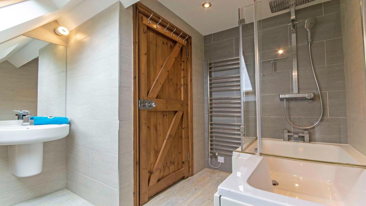 Stables Croyde | 4 Bedrooms / Sleeps 8 | Sea & Beach Views ภายนอก รูปภาพ